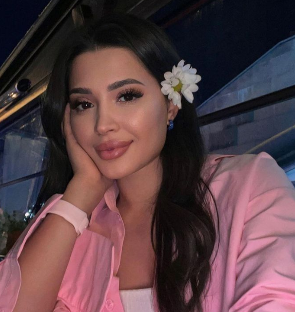 Kadın kullanıcı 1